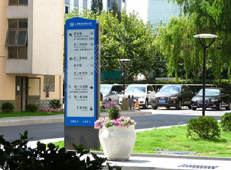 玉林传统的学校标识系统有什么问题？